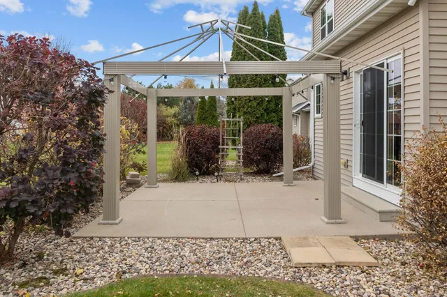 $465,000 | 4027 East Glory Lane, Appleton, WI 54913