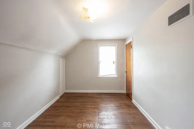 $990 | 1401 North Alton Avenue, Indianapolis, IN 46222