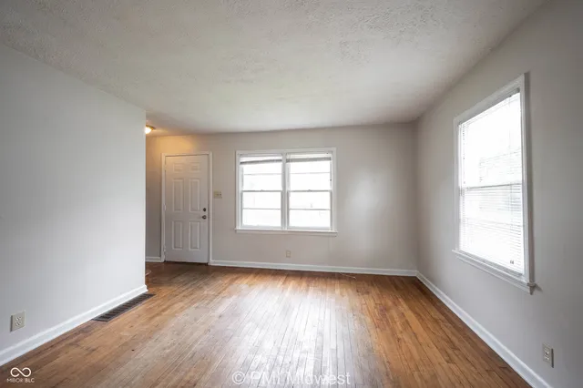 $990 | 1401 North Alton Avenue, Indianapolis, IN 46222