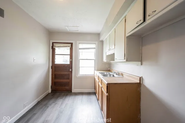 $990 | 1401 North Alton Avenue, Indianapolis, IN 46222