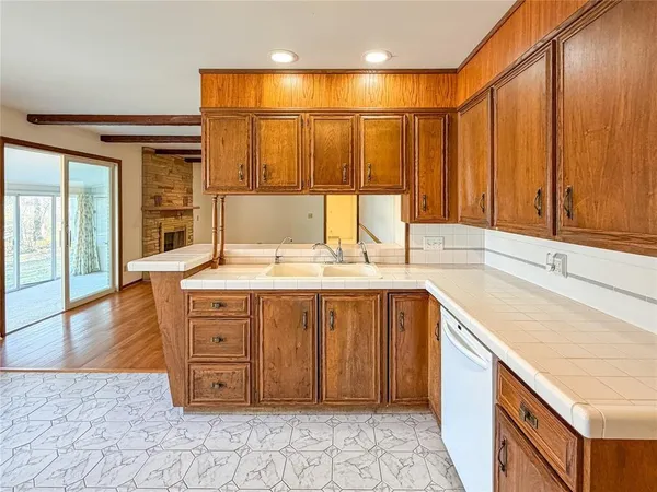 $295,900 | 487 Jackson Park Drive, Meadville, PA 16335