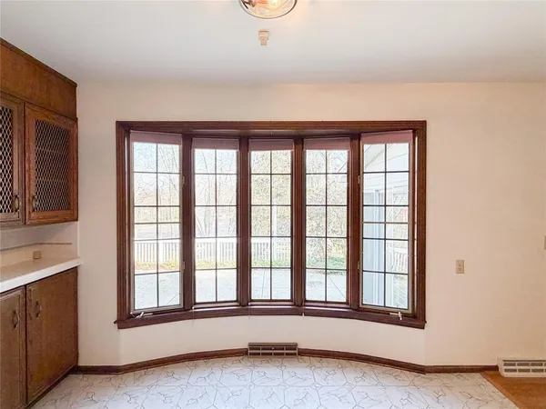 $295,900 | 487 Jackson Park Drive, Meadville, PA 16335