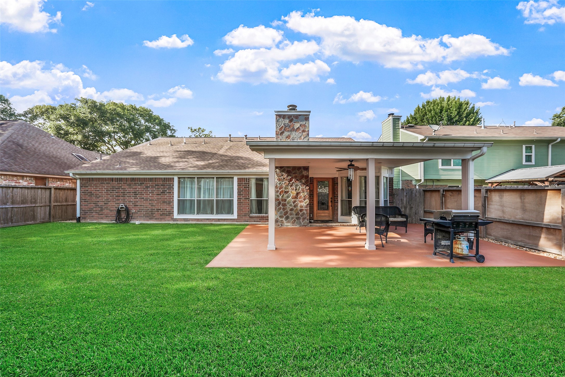 929 North Rivershire Drive Conroe, TX 77304 - Photo 35 of 36