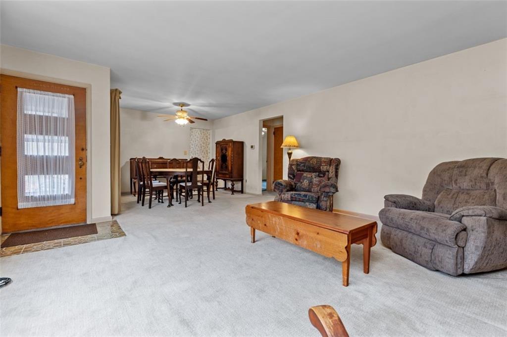 3323 Jackson Road Gibsonia, PA 15044 - Photo 5 of 28 Gallery Image 5