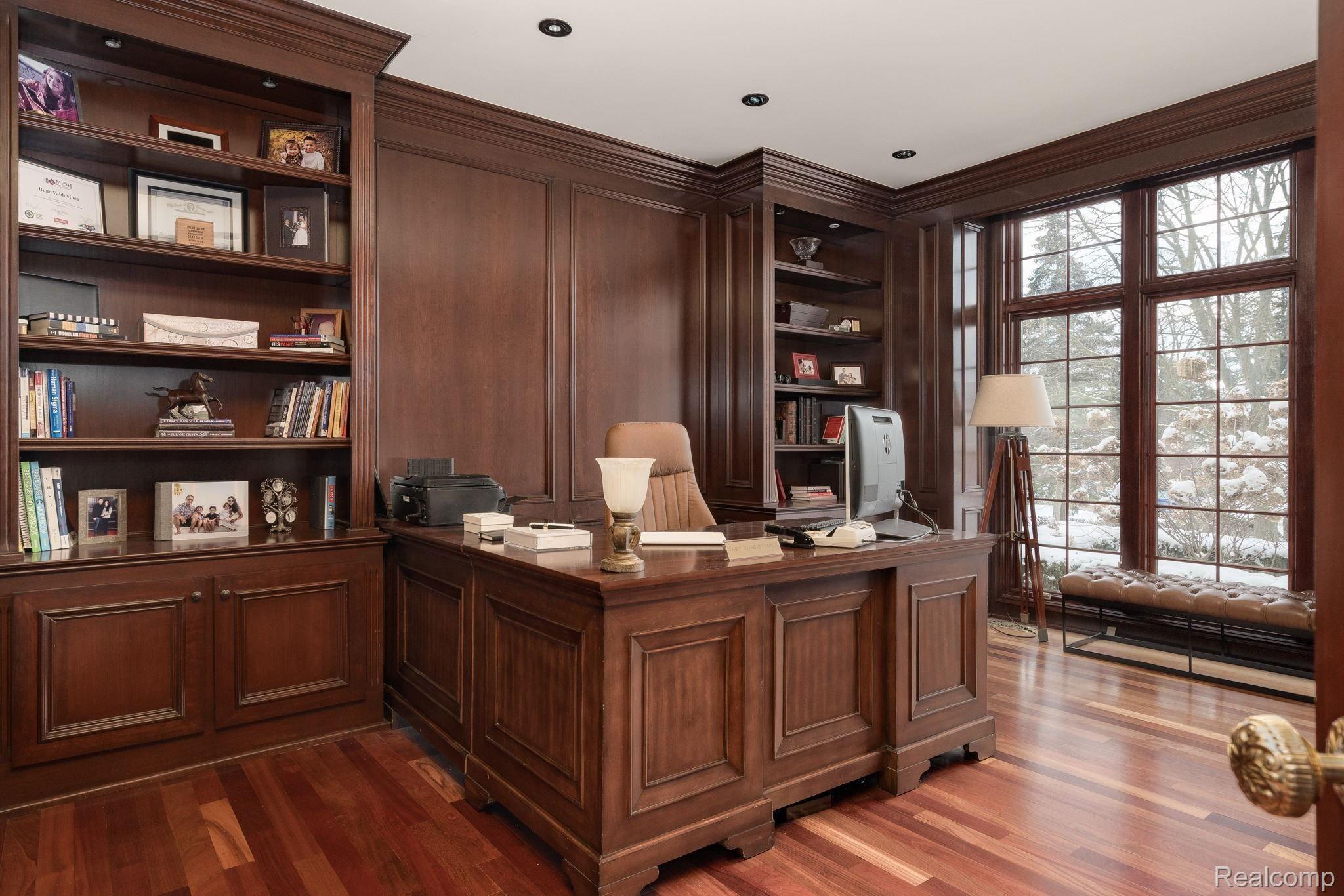 3960 Oak Pointe Court Rochester, MI 48306 - Photo 23 of 55 31-web-or-mls-3960-Oak-Pointe-Ct-31.jpg