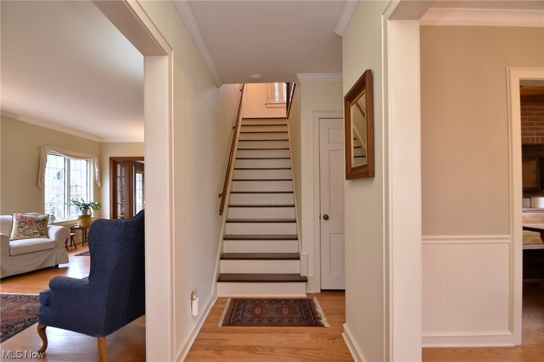 3712 Traver Road Beachwood, OH 44122 - Photo 20 of 43 Beautifully refinished stairs
