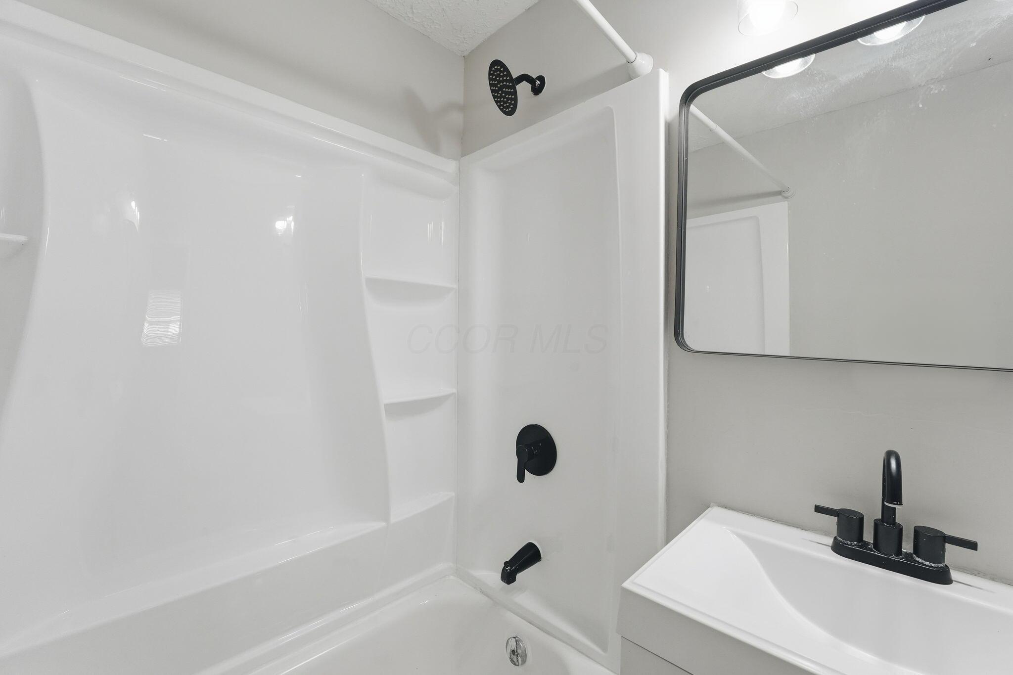 577 Barcher Road Columbus, OH 43207 - Photo 21 of 34 29-web-or-mls-577-barcher-rd
