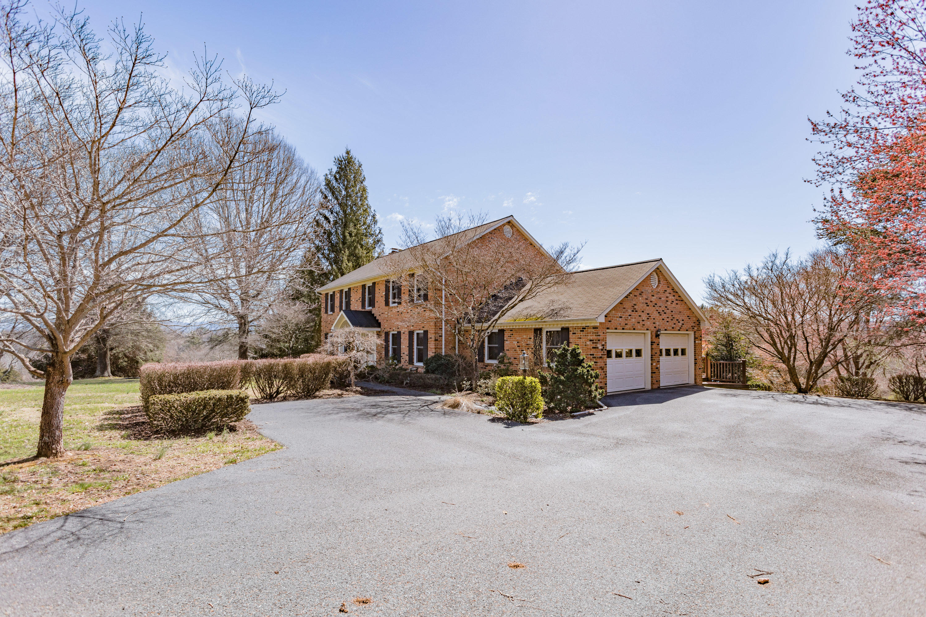 815 Ross Road Lexington, VA 24450 - Photo 2 of 57 2