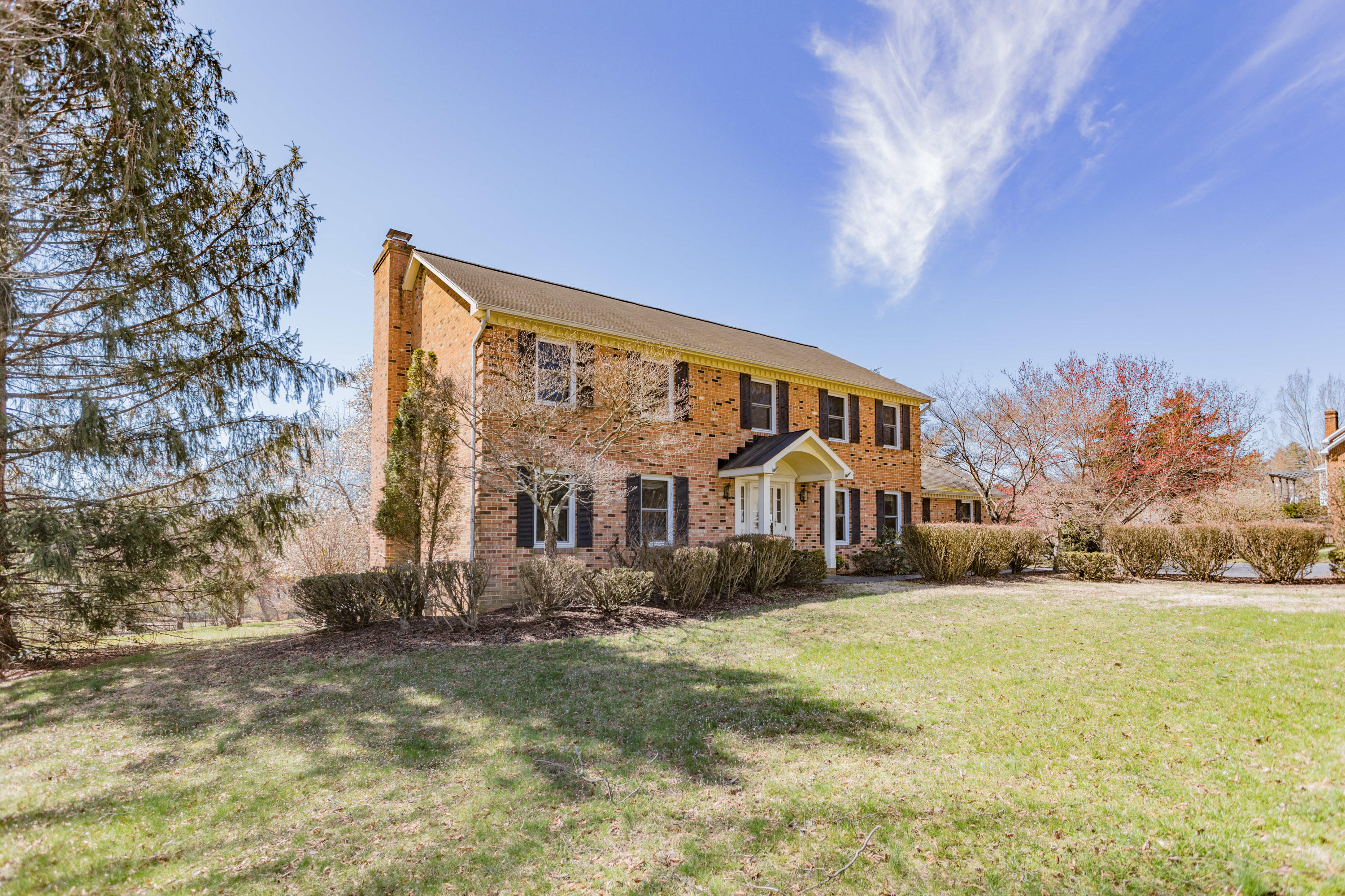 815 Ross Road Lexington, VA 24450 - Photo 4 of 57 4