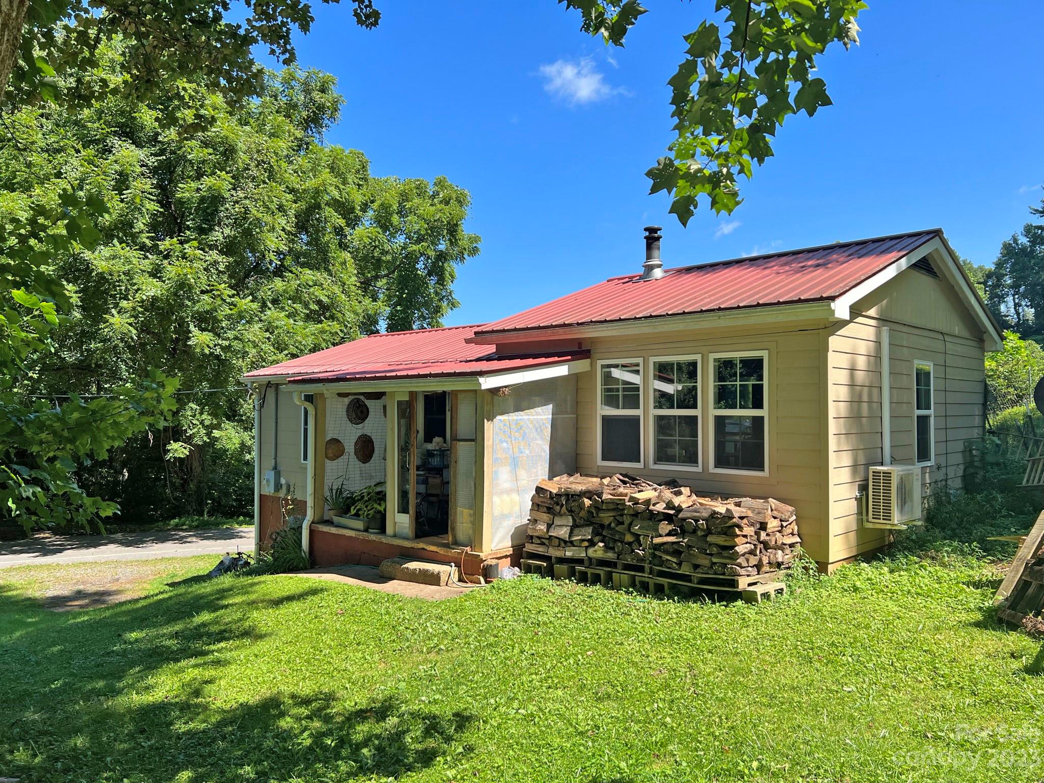 3390 Revere Road Marshall, NC 28753 - Photo 1 of 34 Gallery Image 1