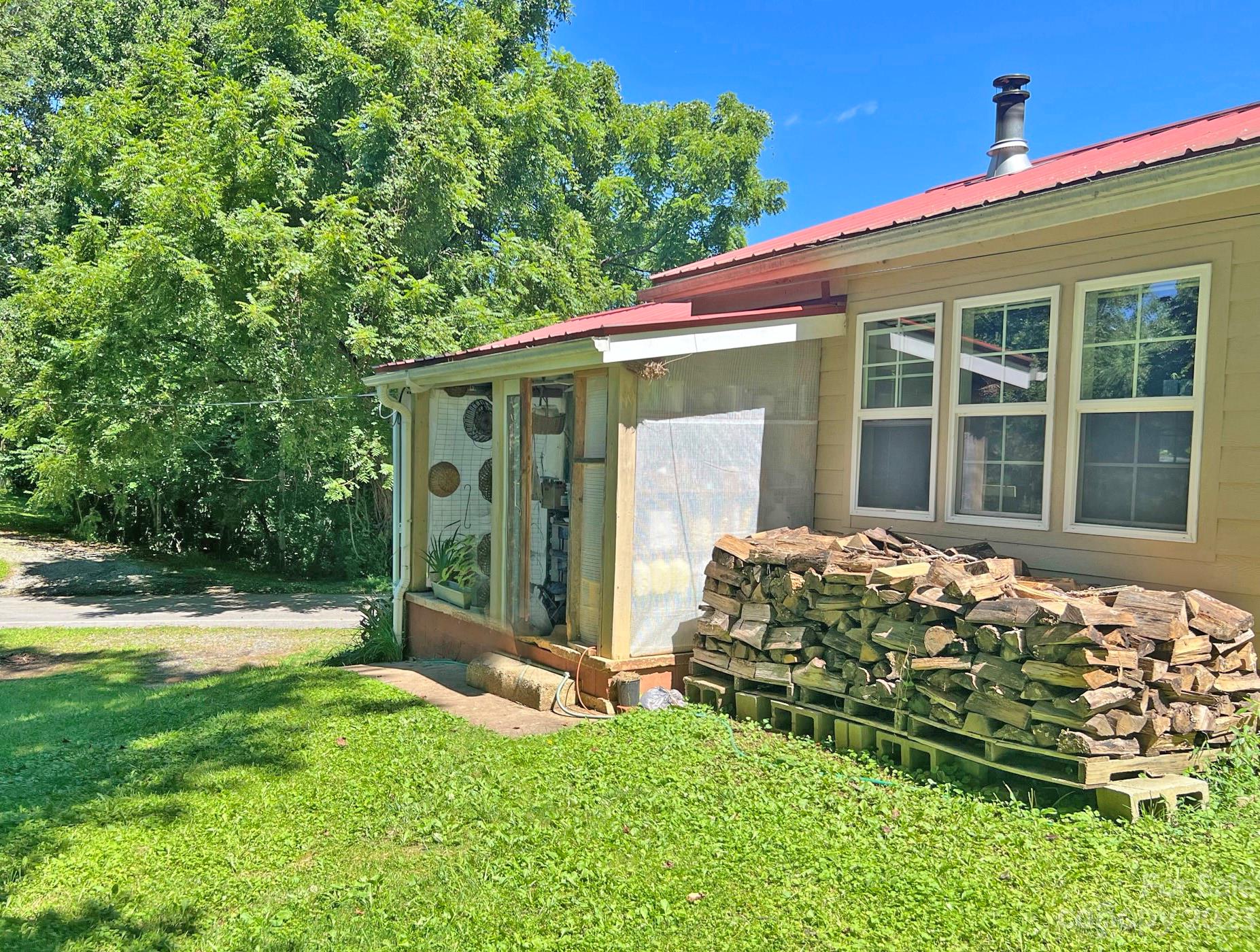 3390 Revere Road Marshall, NC 28753 - Photo 21 of 34 Gallery Image 21