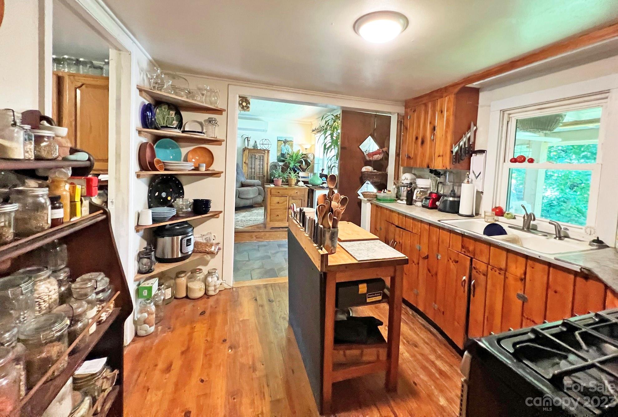 3390 Revere Road Marshall, NC 28753 - Photo 6 of 34 Gallery Image 6