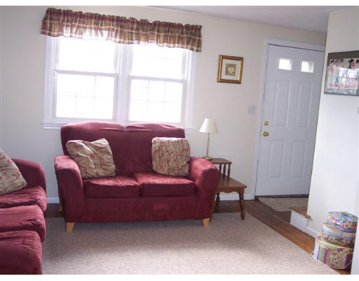 90 Hooper Road, Unit 90 Dedham, MA 02026 - Photo 4 of 13 Gallery Image 4