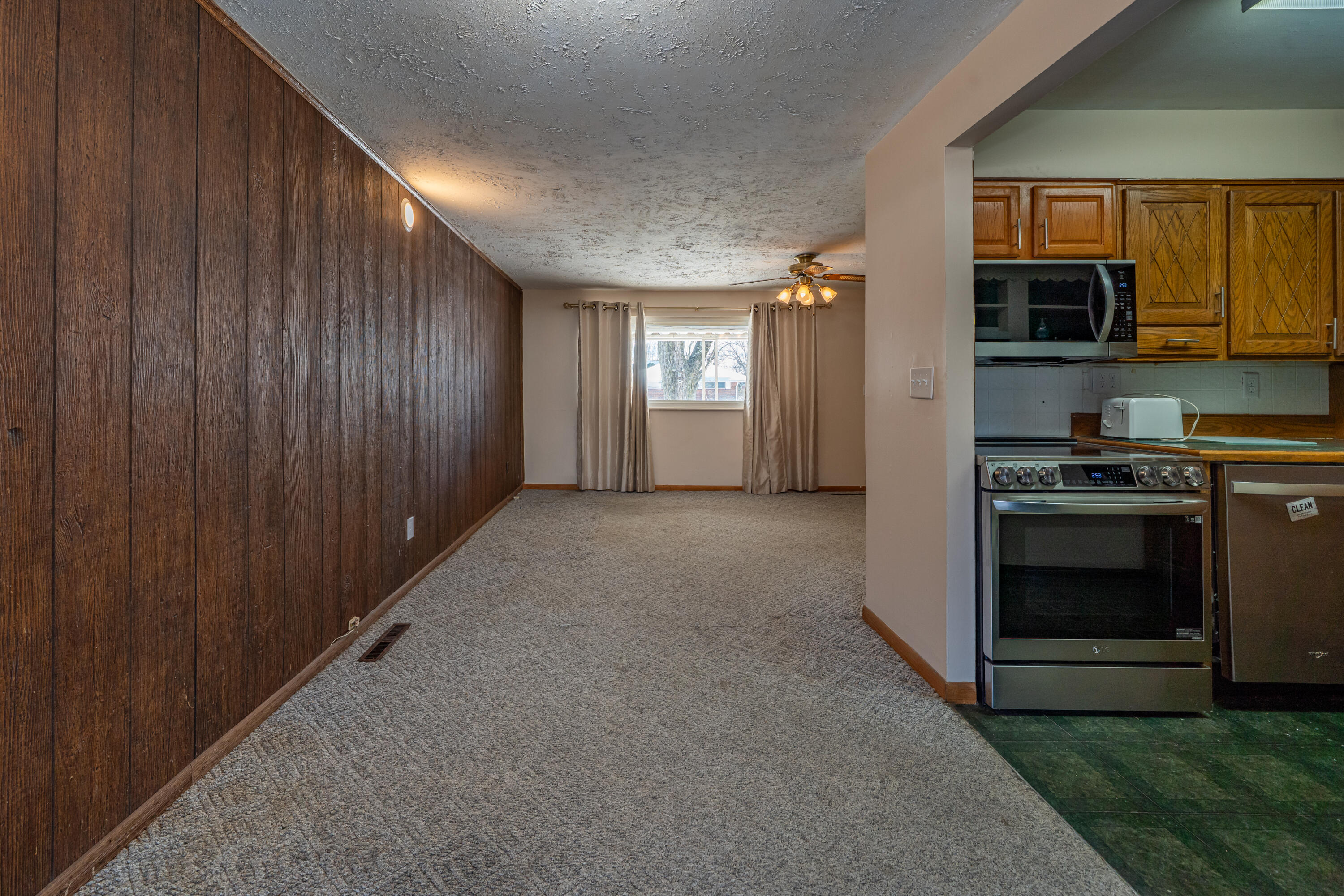 5201 Powell Road Dayton, OH 45424 - Photo 9 of 41