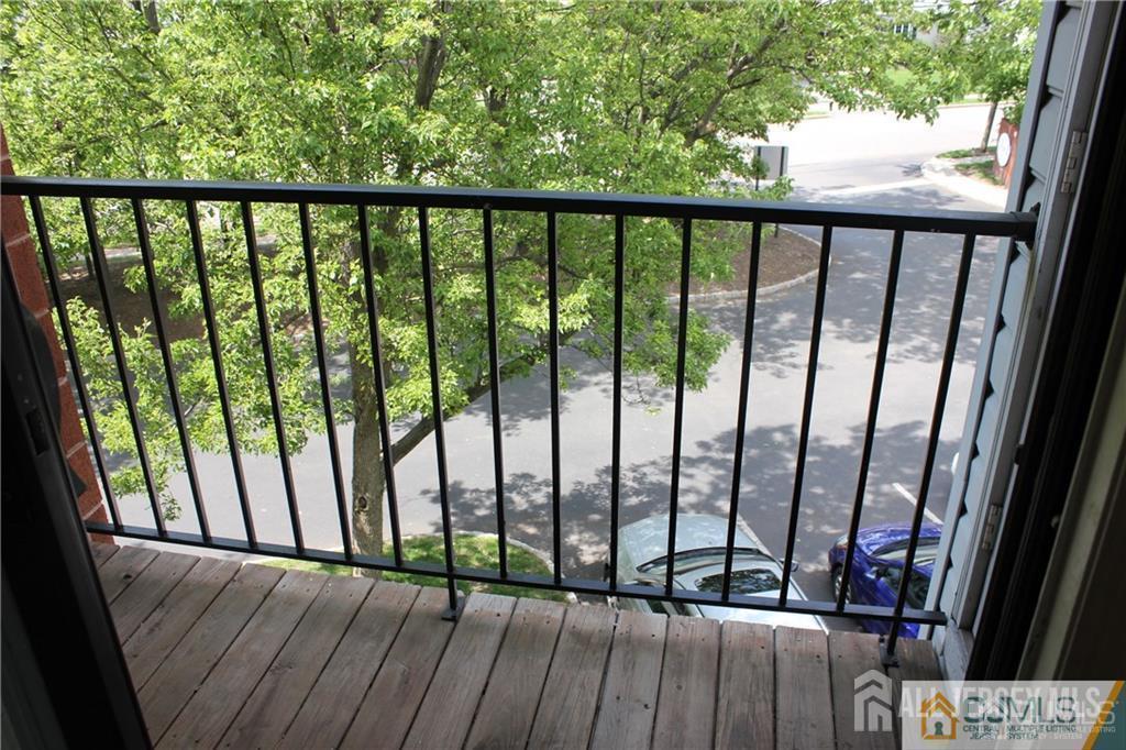82 Keystone Court Edison, NJ 08817 - Photo 4 of 21