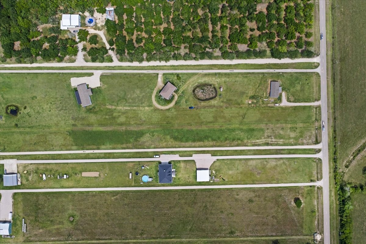4409 West Bayshore Road Anahuac, TX 77514 - Photo 6 of 15 a close view of stove