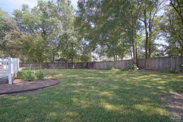 $1,950 | 5947 Grandview Drive, Milton, FL 32570