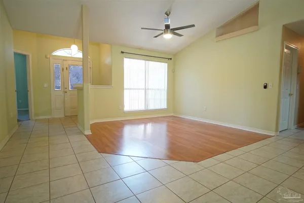 $1,950 | 5947 Grandview Drive, Milton, FL 32570