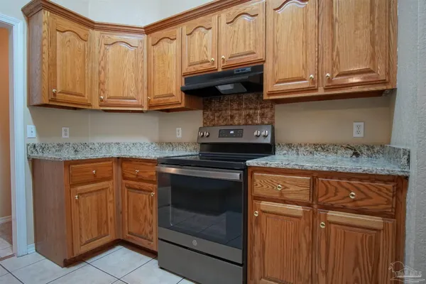 $1,950 | 5947 Grandview Drive, Milton, FL 32570