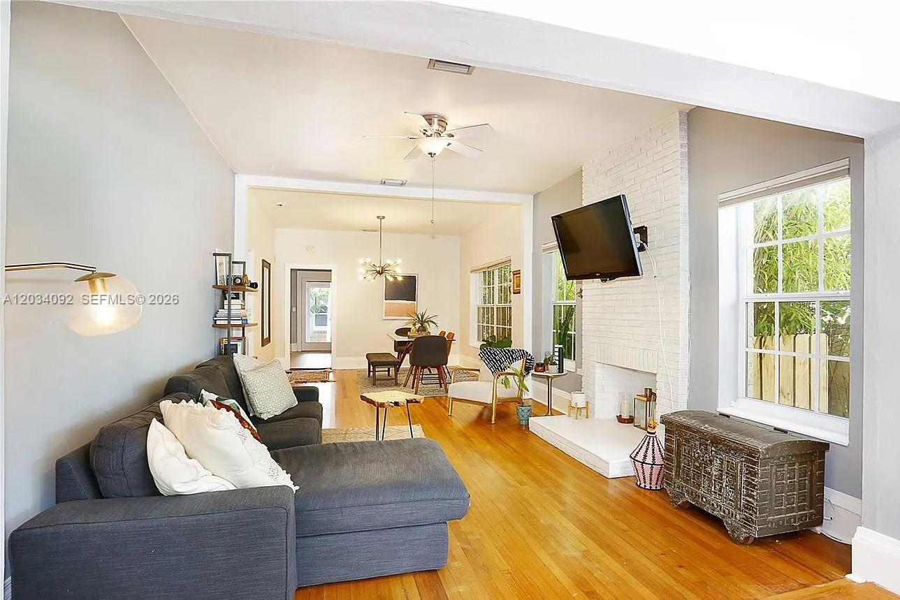 452 Southwest 26th Road Miami, FL 33129 - Photo 5 of 20