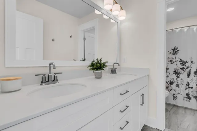 $819,000 | 1108 Oak Bluff Avenue, Charleston, SC 29492