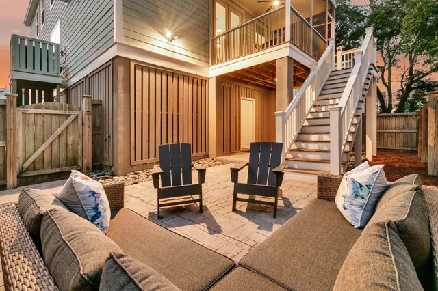 $819,000 | 1108 Oak Bluff Avenue, Charleston, SC 29492