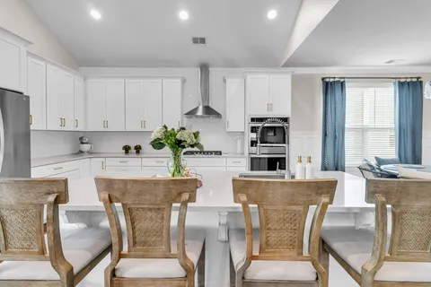 $819,000 | 1108 Oak Bluff Avenue, Charleston, SC 29492