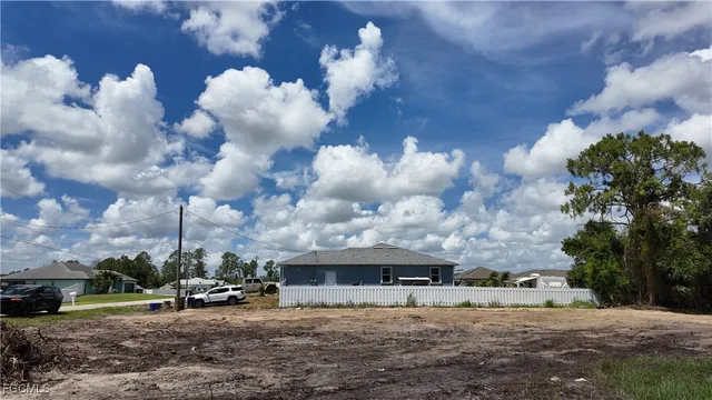 $34,900 | 2415 Conway Avenue North, Lehigh Acres, FL 33971