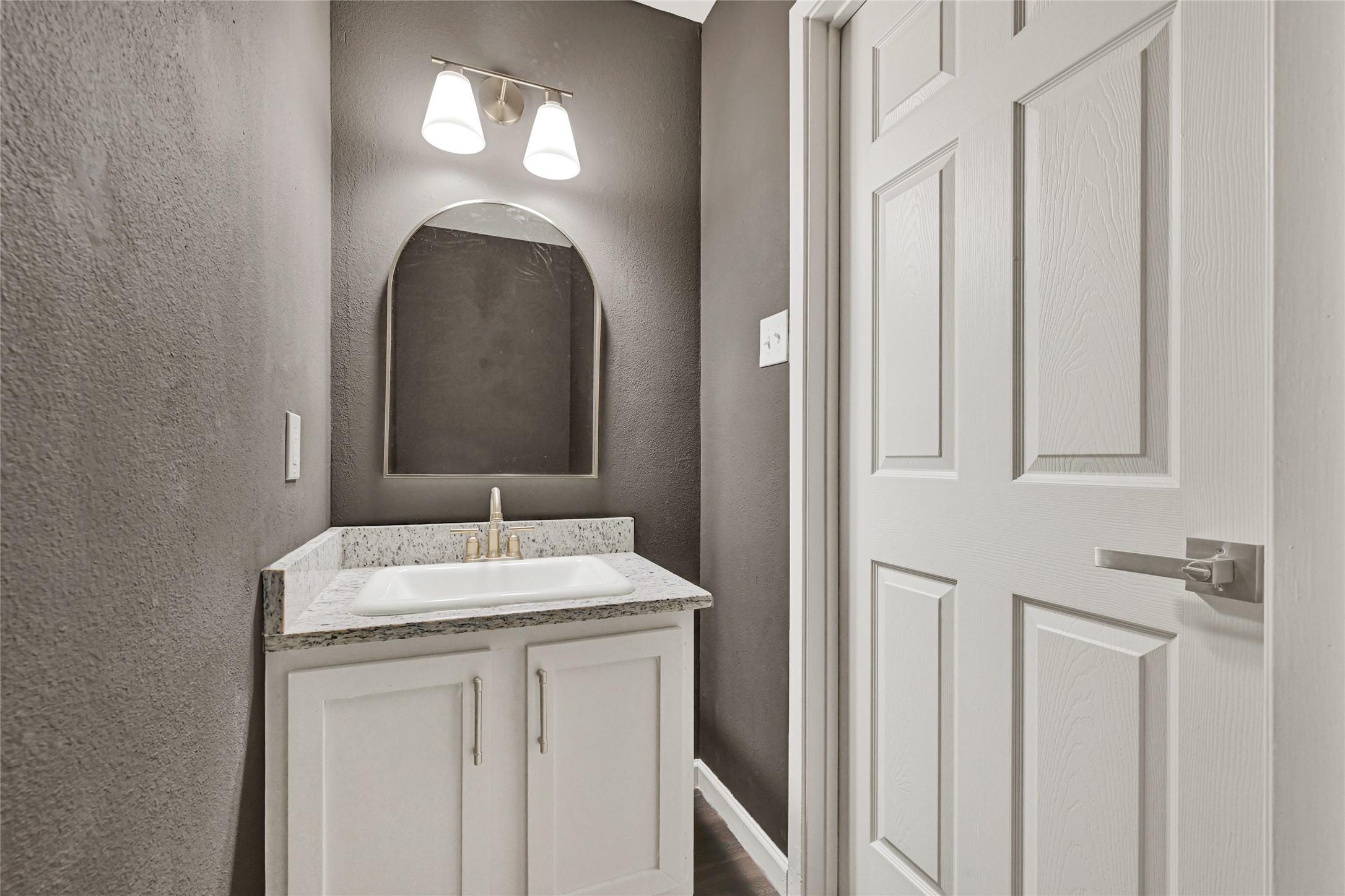 7 South Cypress Pine Drive The Woodlands, TX 77381 - Photo 15 of 19