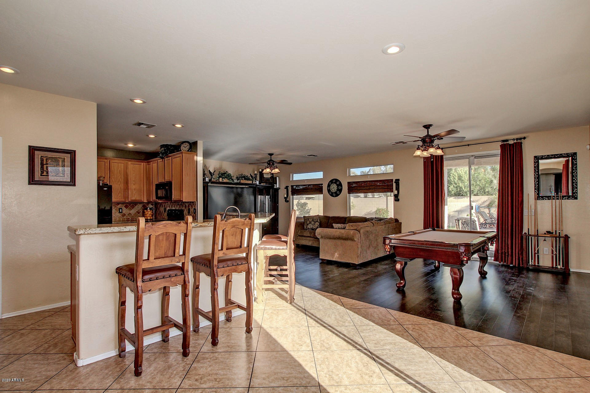2010 West Carson Road Phoenix, AZ 85041 - Photo 8 of 12 interior3