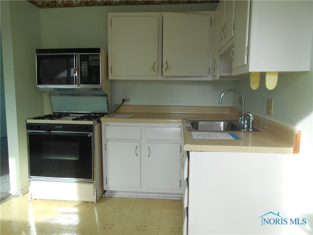 5947 Douglas Road Toledo, OH 43613 - Photo 11 of 13 Gallery Image 11