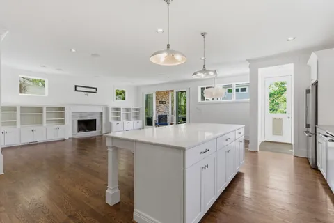 $1,590,000 | 98 44th Avenue North, Nashville, TN 37209