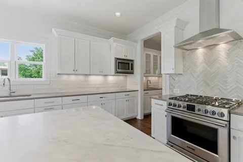 $1,590,000 | 98 44th Avenue North, Nashville, TN 37209