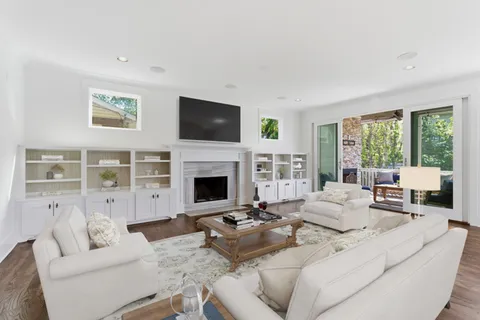 $1,590,000 | 98 44th Avenue North, Nashville, TN 37209