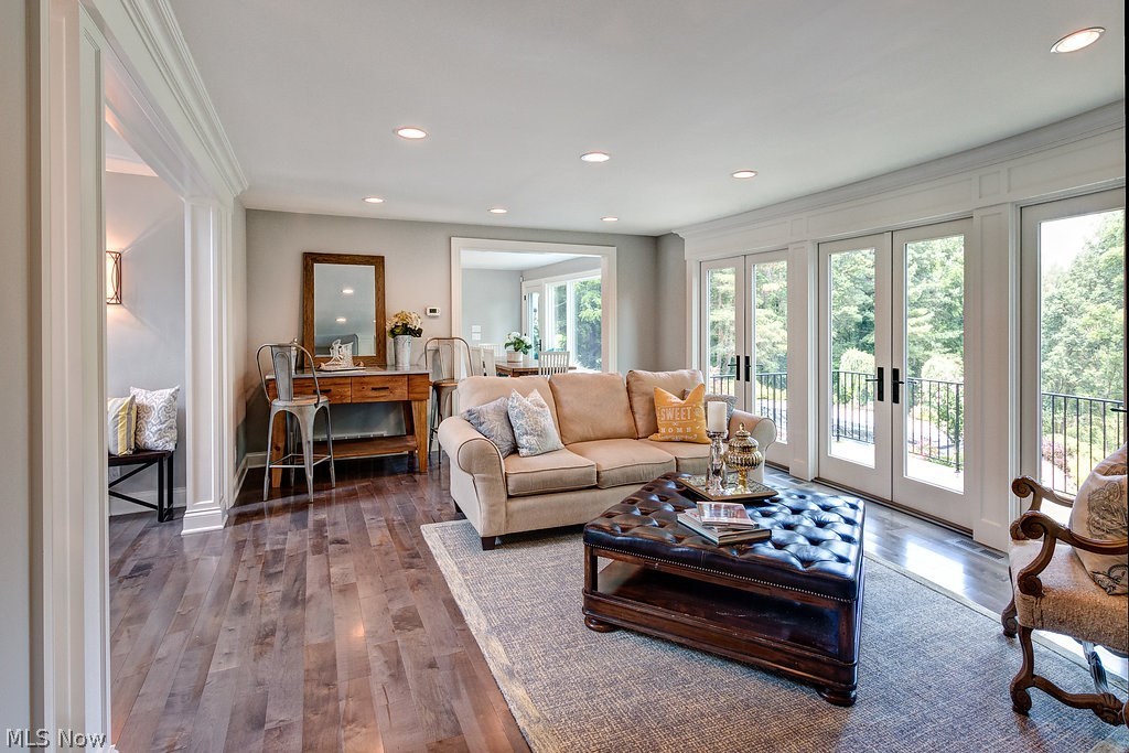 34055 Old Kinsman Road Hunting Valley, OH 44022 - Photo 5 of 32 The great room is the perfect center of the action.