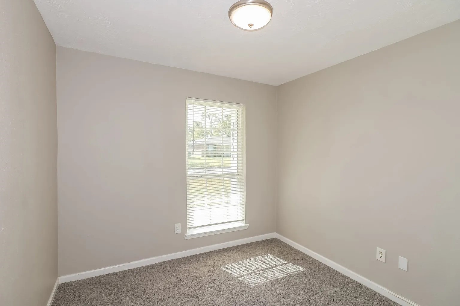 16739 Forest Bend Avenue Friendswood, TX 77546 - Photo 13 of 15