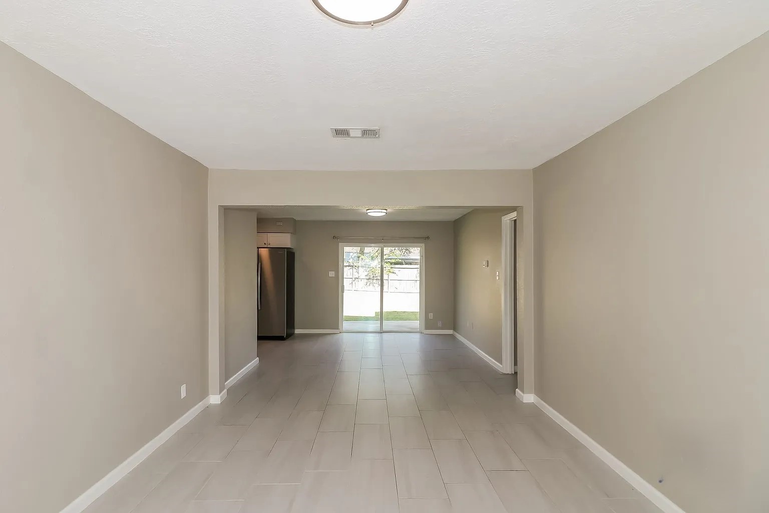 16739 Forest Bend Avenue Friendswood, TX 77546 - Photo 4 of 15