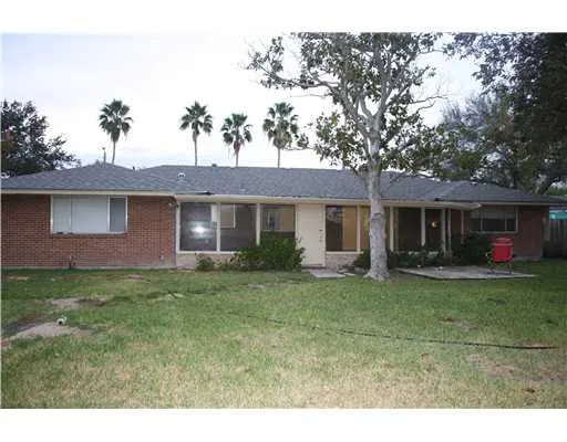 $1,400 | 605 Dolphin Place, Corpus Christi, TX 78411