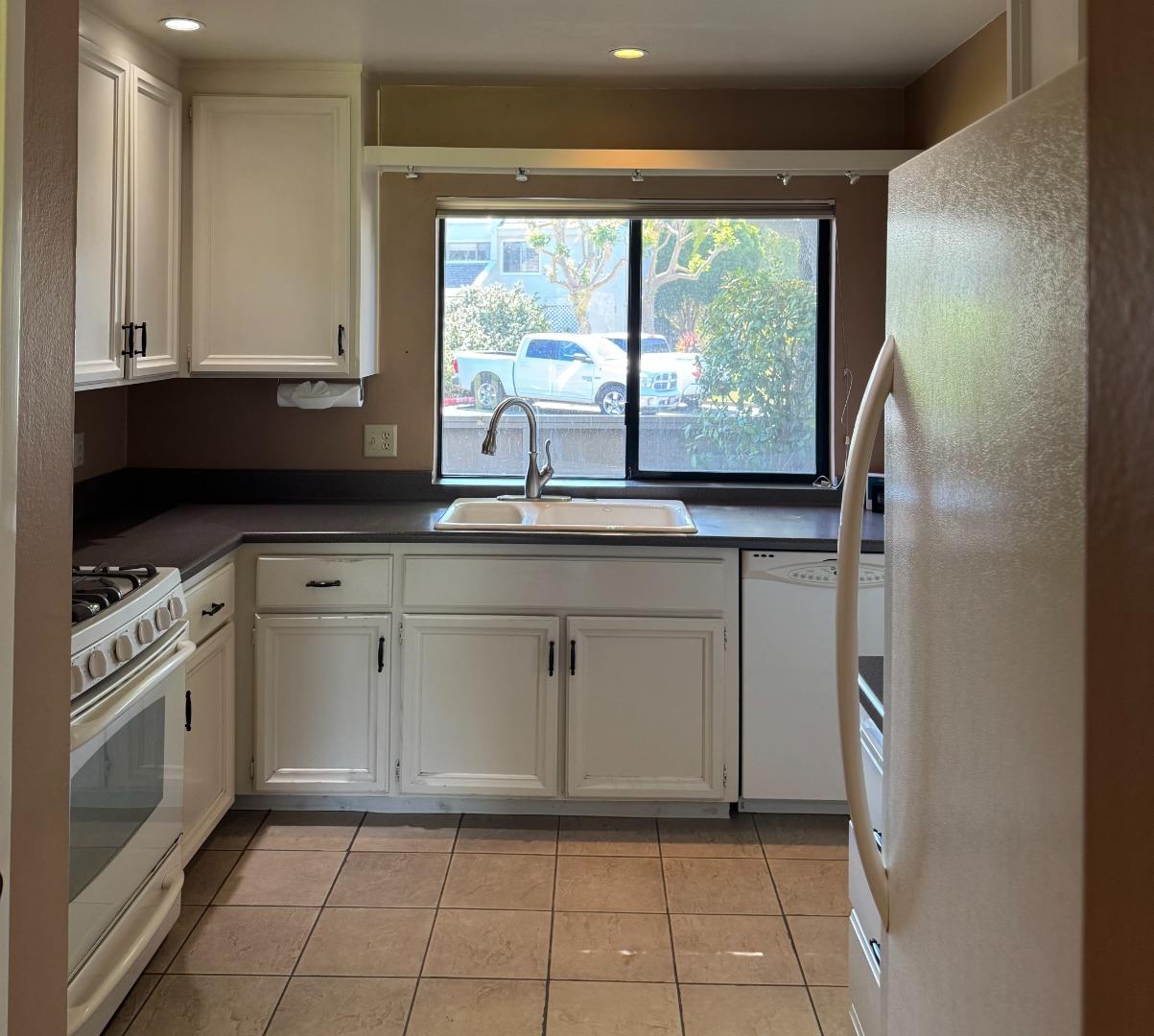 3850 Rio Road, Unit 47 Carmel, CA 93923 - Photo 6 of 16 Gallery Image 6