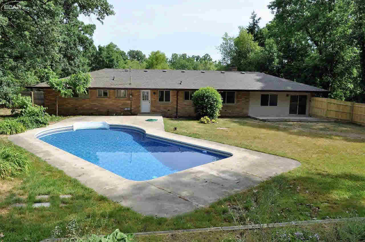 12422 White Lake Road Fenton, MI 48430 - Photo 40 of 47 21246896-39.JPG