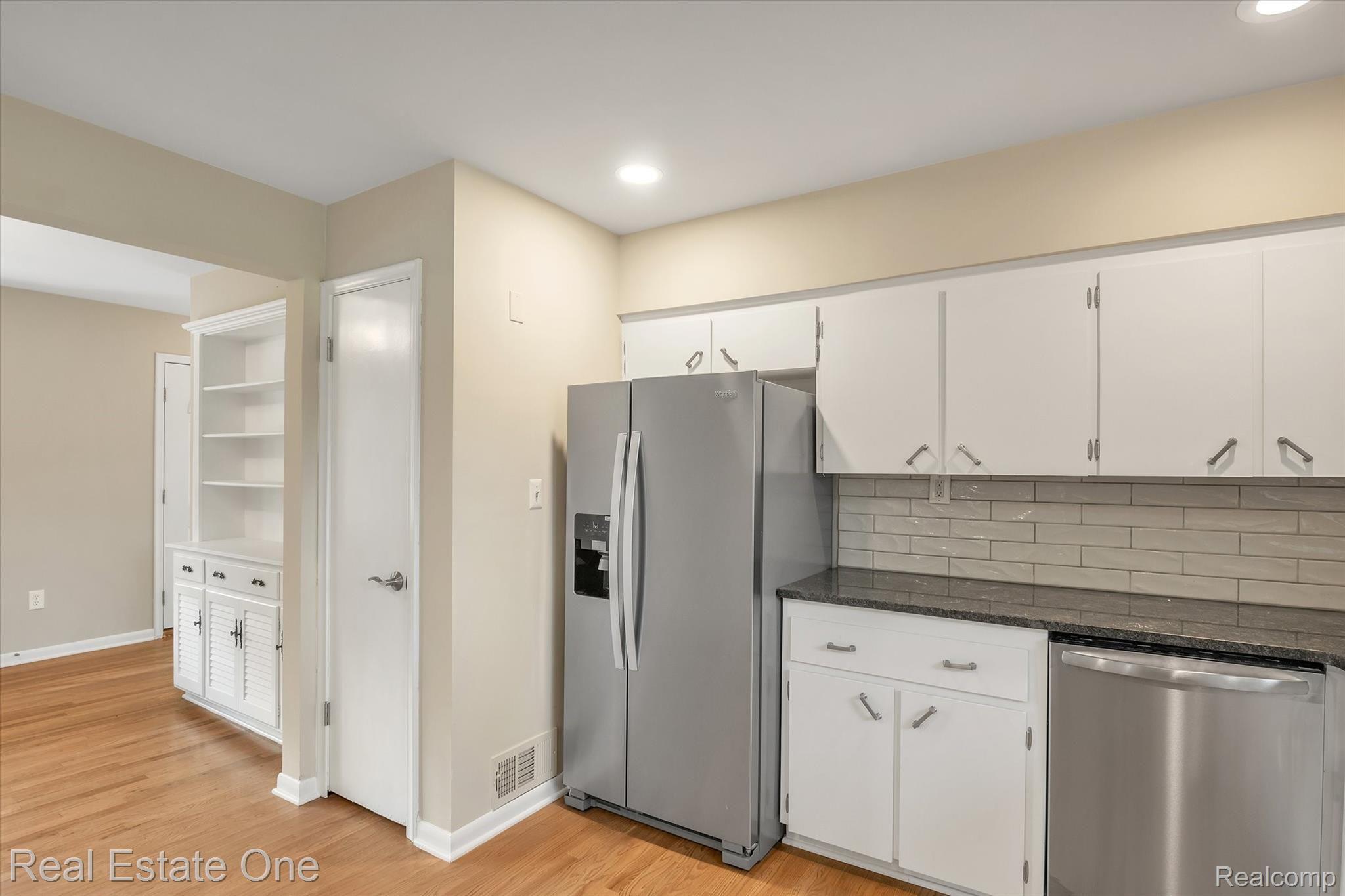 900 Francis Street Rochester, MI 48307 - Photo 20 of 39 18-900 Francis St-Windowstill-Real-Estate-Photography-17.jpg