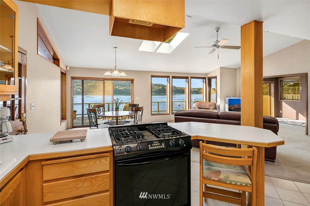 26825 Hake Road Southwest Vashon, WA 98070 - Photo 12 of 25 Gallery Image 12