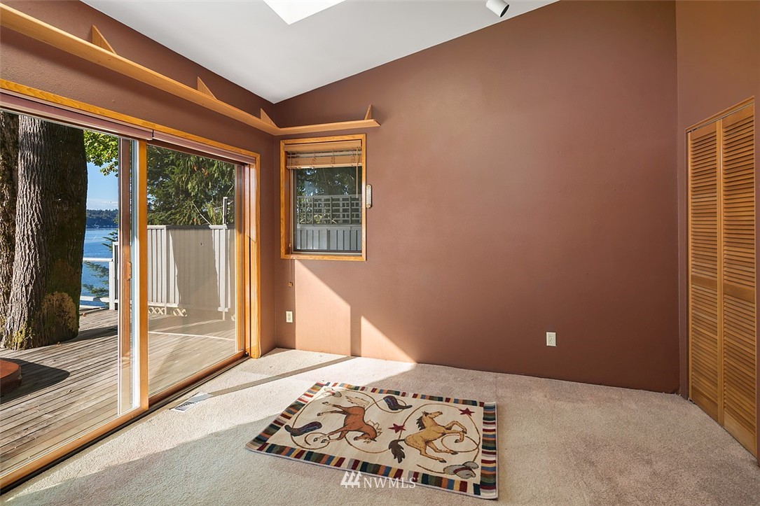 26825 Hake Road Southwest Vashon, WA 98070 - Photo 14 of 25 Gallery Image 14