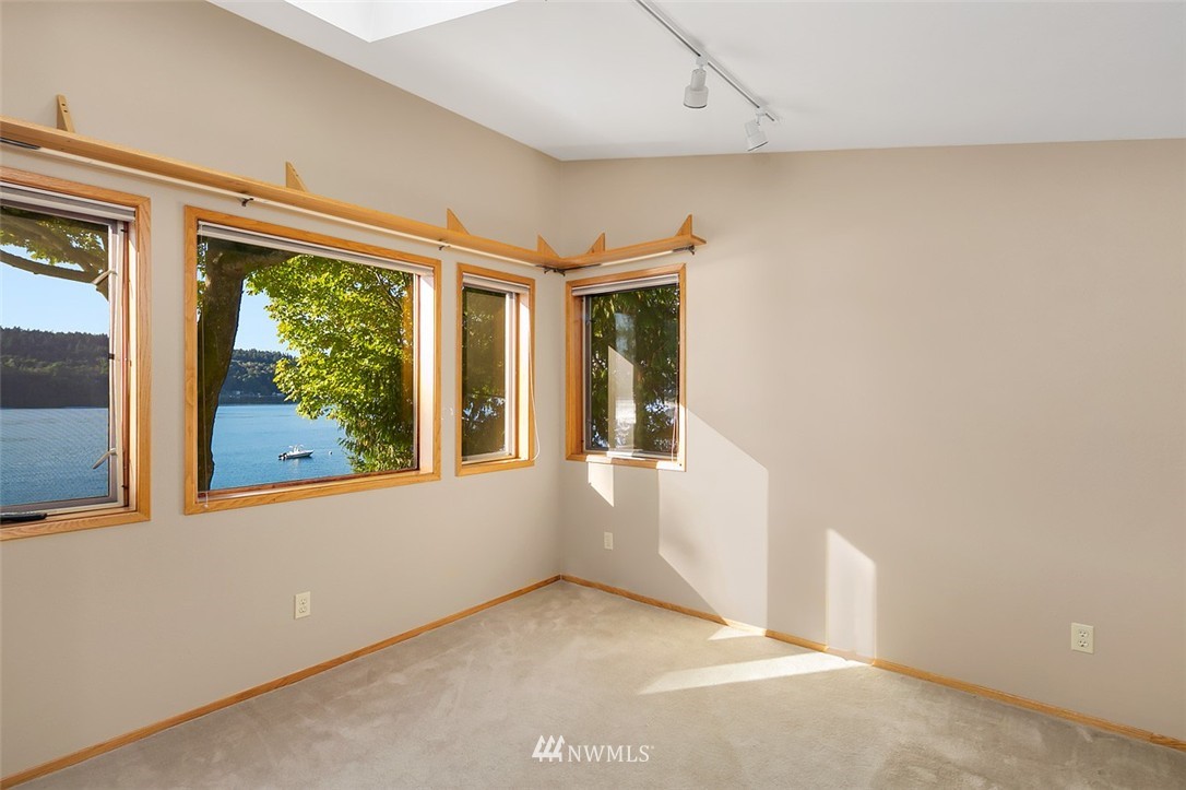 26825 Hake Road Southwest Vashon, WA 98070 - Photo 20 of 25 Gallery Image 20