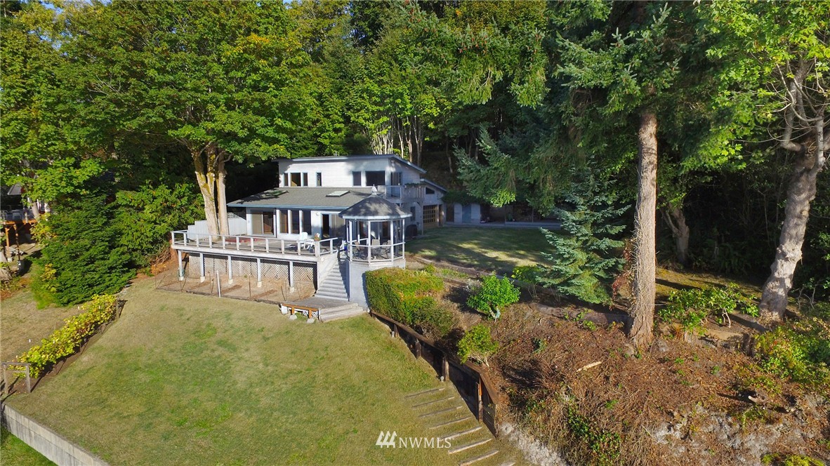 26825 Hake Road Southwest Vashon, WA 98070 - Photo 3 of 25 Gallery Image 3