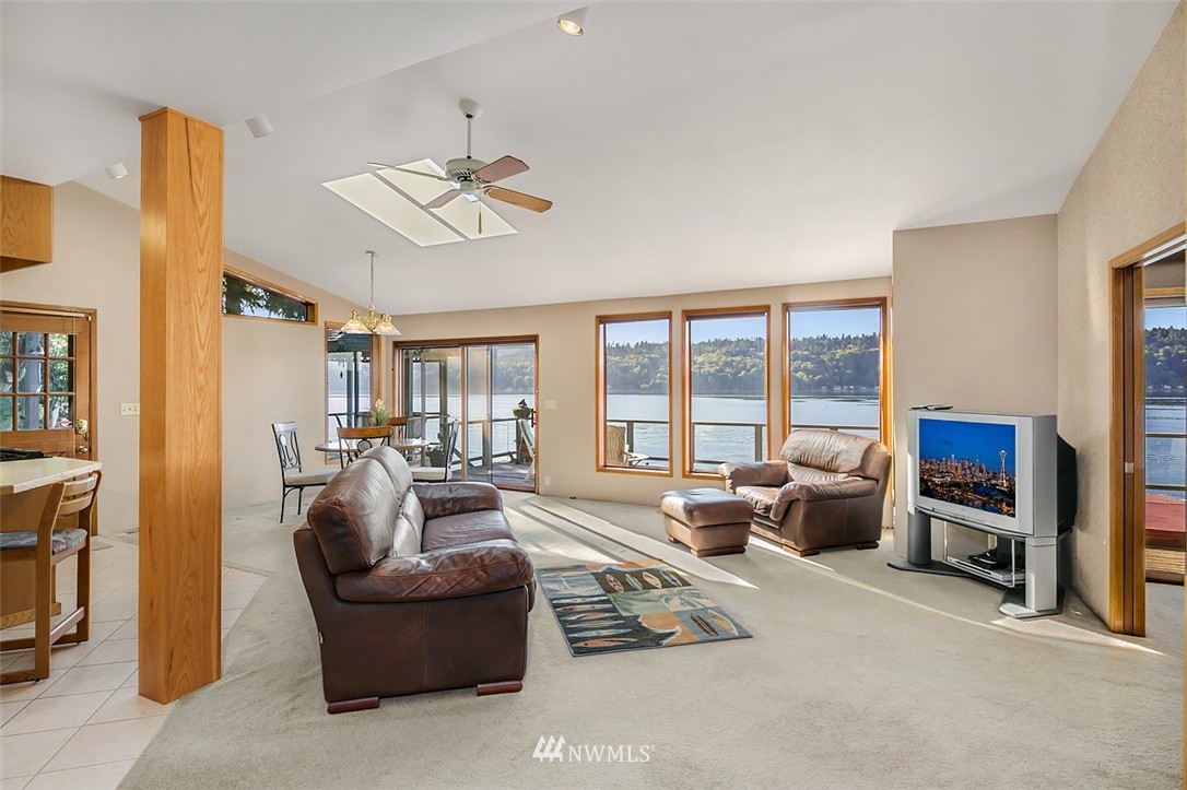 26825 Hake Road Southwest Vashon, WA 98070 - Photo 9 of 25 Gallery Image 9