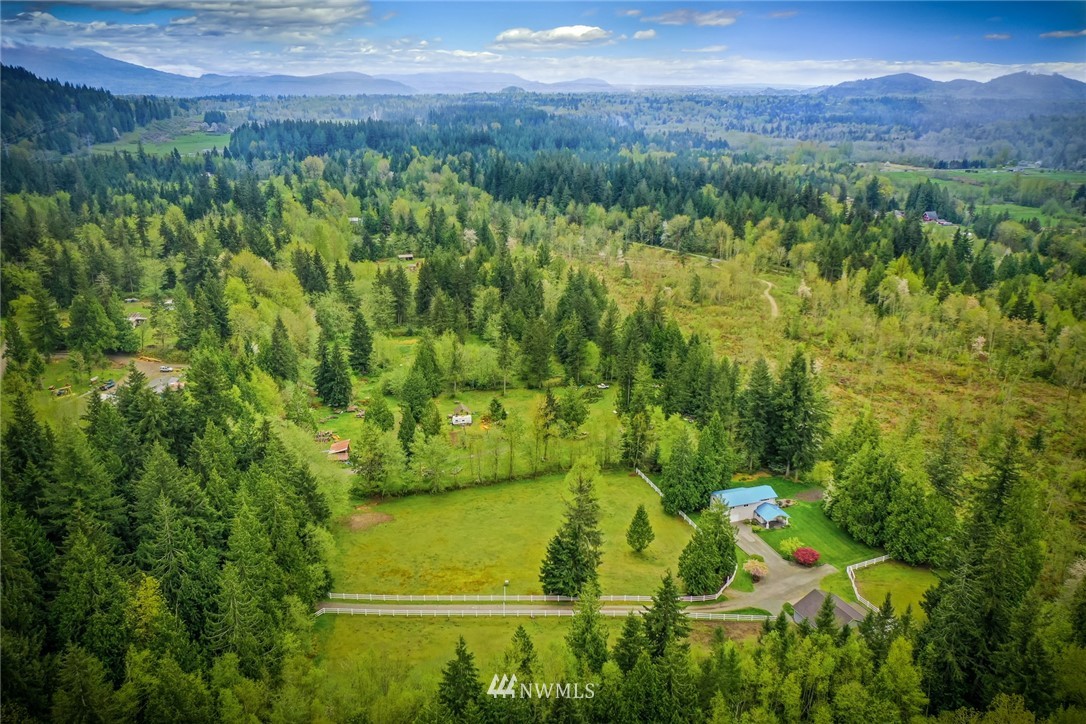 24221 Martin Road Sedro-Woolley, WA 98284 - Photo 4 of 40 Gallery Image 4