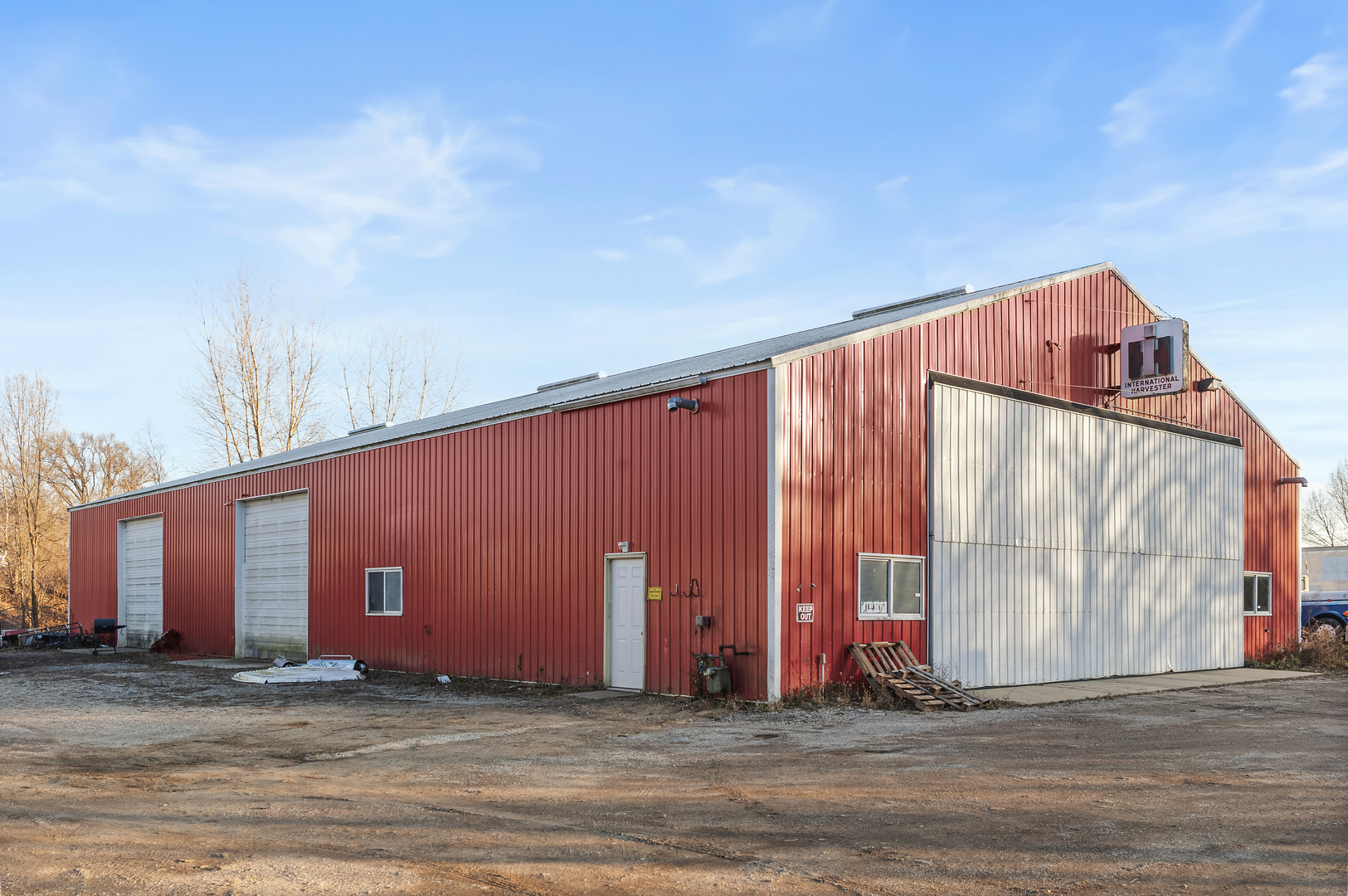 28766 West Burnett Road McHenry, IL 60051 - Photo 15 of 19 a view of a barn with big yard