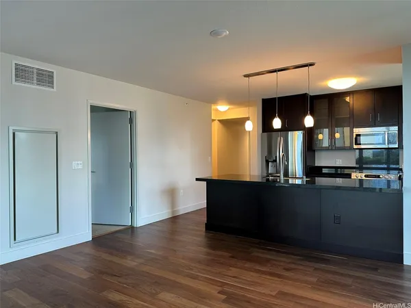 $5,500 | 1189 Waimanu Street, Unit 805, Honolulu, HI 96814