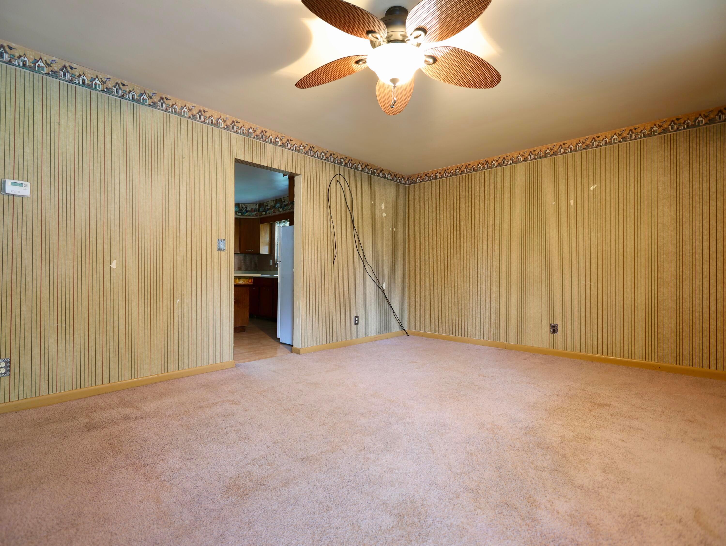 504 Johnson Road, Unit 561/13 Chillicothe, OH 45601 - Photo 5 of 14 5. living room